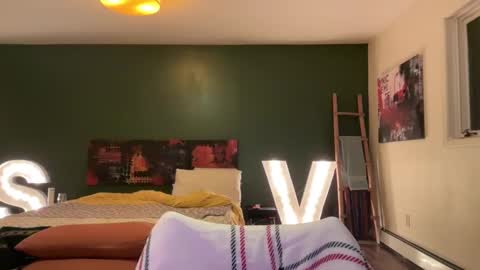 Snapshot of raewerks chatting on 01-12-25, 01:42 RaeWerks online show from 01-12-25, 01:42