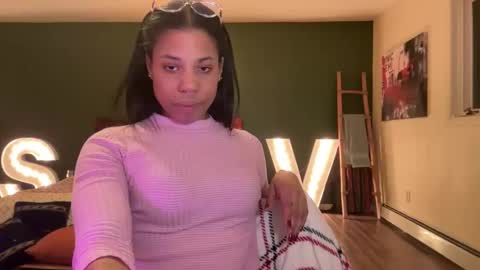 Snapshot of raewerks chatting on 01-12-25, 05:13 RaeWerks online show from 01-12-25, 05:13