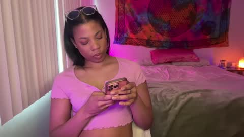 Snapshot of raewerks chatting on 03-05-25, 11:16 RaeWerks online show from 03-05-25, 11:16