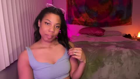 Snapshot of raewerks chatting on 03-11-25, 06:10 RaeWerks online show from 03-11-25, 06:10