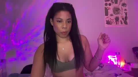 Snapshot of raewerks chatting on 10-06-25, 02:09 RaeWerks online show from 10-06-25, 02:09