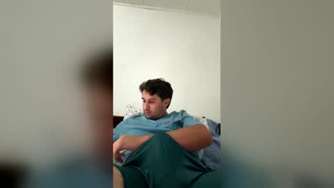 Snapshot of rafabuscub chatting on 03-25-26, 11:22 Rapha777 online show from 03-25-26, 11:22