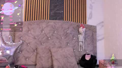 Snapshot of railey_rosse_ chatting on 11-24-25, 08:08 Welcome to my room online show from 11-24-25, 08:08