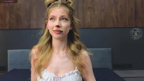 Lisa online show from 10-30-25, 09:04