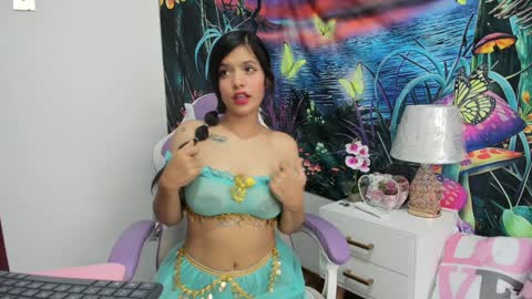 Snapshot of rainbow__coockie chatting on 01-04-25, 10:45 rainbow__coockie online show from 01-04-25, 10:45