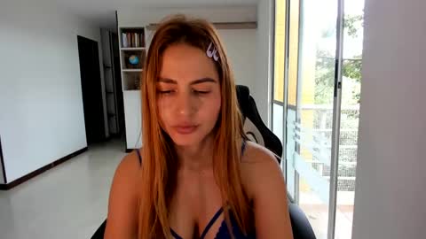 Jennyindependent model . online show from 01-04-25, 08:16