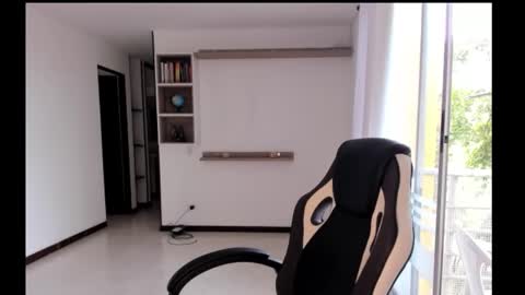 Jennyindependent model . online show from 09-18-25, 07:49