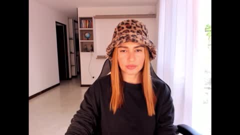 Jennyindependent model . online show from 10-15-25, 10:21