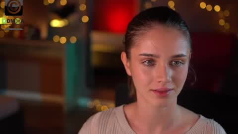 Raisa online show from 12-22-25, 07:00