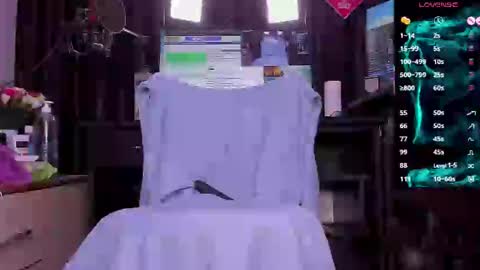 Laura online show from 03-10-25, 03:34