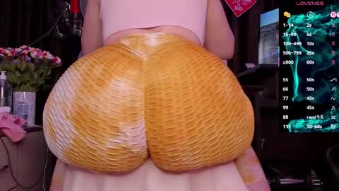 Laura online show from 12-05-25, 04:21