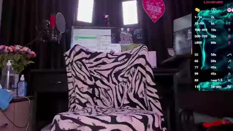 Laura online show from 07-13-26, 02:25