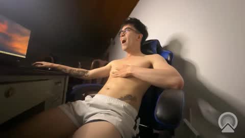 Snapshot of rakhubs chatting on 02-13-26, 05:58 Enzo online show from 02-13-26, 05:58