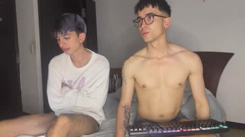 Snapshot of rakhubs chatting on 03-04-26, 11:00 Enzo online show from 03-04-26, 11:00