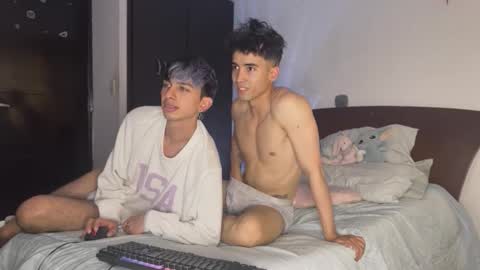 Snapshot of rakhubs chatting on 03-05-26, 10:28 Enzo online show from 03-05-26, 10:28