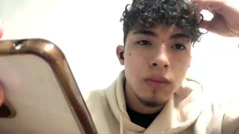 Snapshot of ramiroo2312 chatting on 09-15-25, 08:58 ramiroo2312 online show from 09-15-25, 08:58