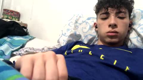 Snapshot of ramiroo2312 chatting on 10-23-25, 08:18 ramiroo2312 online show from 10-23-25, 08:18