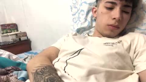 Snapshot of ramiroo2312 chatting on 10-24-25, 06:15 ramiroo2312 online show from 10-24-25, 06:15