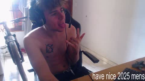 Ramiro online show from 12-31-24, 05:18