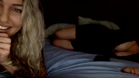 Mamakel online show from 09-30-25, 01:32