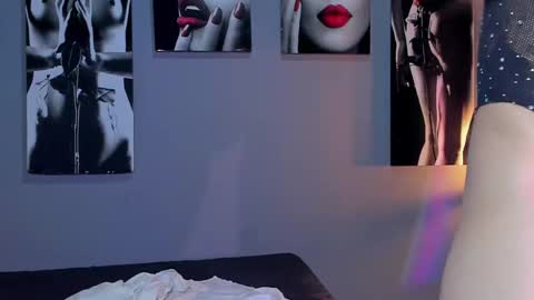 Snapshot of ramonasmith chatting on 01-20-25, 06:21 Ramona  online show from 01-20-25, 06:21
