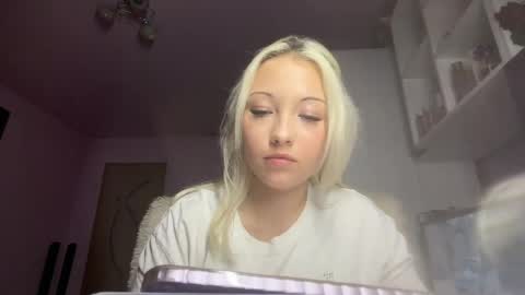 Emma online show from 05-25-26, 06:25