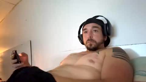 Snapshot of randallpink1111 chatting on 11-10-25, 07:40 Randall Pink. online show from 11-10-25, 07:40