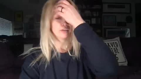 Snapshot of randiigirl69 chatting on 02-19-25, 03:27 Randii online show from 02-19-25, 03:27