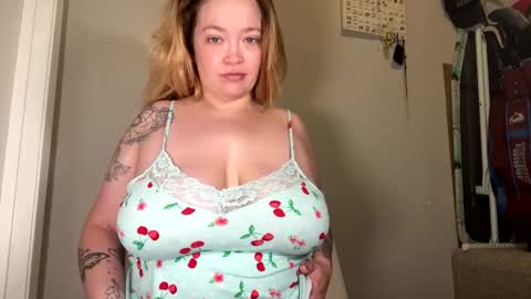 Snapshot of randiigirl69 chatting on 10-11-25, 09:30 Randii online show from 10-11-25, 09:30