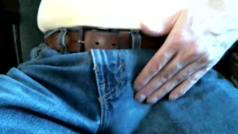 Snapshot of rangerrocks chatting on 10-16-25, 07:59 rangerrocks online show from 10-16-25, 07:59