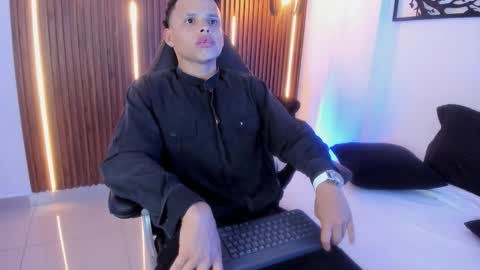 raphael_thomas online show from 10-29-25, 03:31