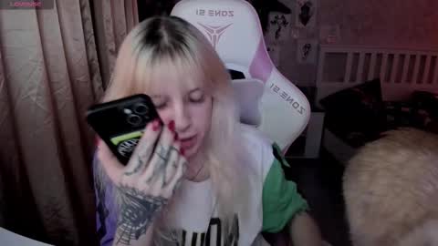 Snapshot of rapunzel_cute chatting on 11-01-25, 09:50 Rapunzel online show from 11-01-25, 09:50