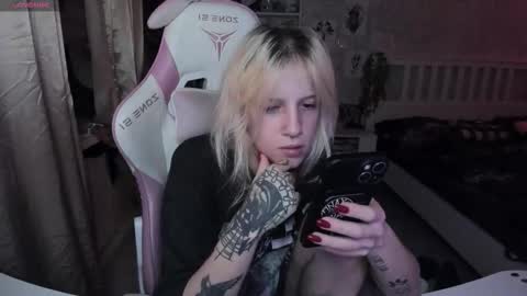 Snapshot of rapunzel_cute chatting on 11-09-25, 08:29 Rapunzel online show from 11-09-25, 08:29