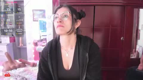 Snapshot of rapunzell__ chatting on 06-11-26, 07:45 Rapunzell online show from 06-11-26, 07:45