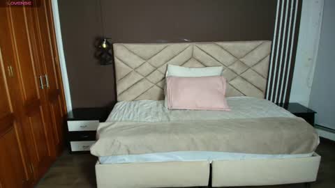 Raquel online show from 02-12-25, 11:29