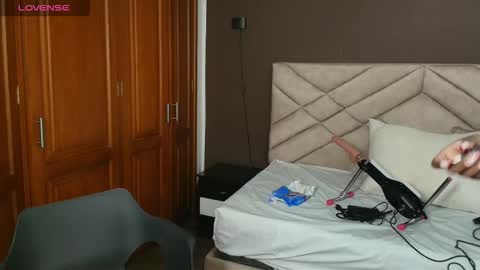 Raquel online show from 10-09-25, 11:41