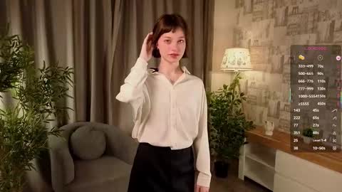 Nicole online show from 10-22-25, 01:28