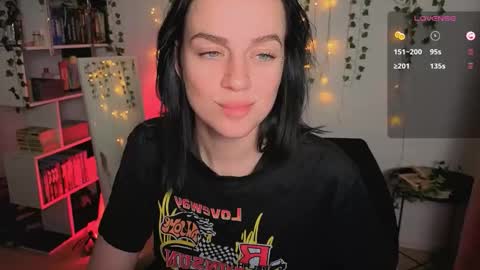 Snapshot of raspberry__girl chatting on 10-27-25, 10:03 Rita My schedule for this week Thursday-Monday online show from 10-27-25, 10:03