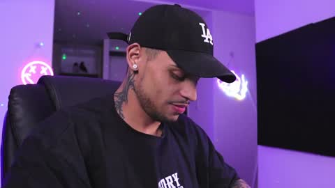 Snapshot of rausch77 chatting on 01-15-25, 09:35 rausch77 online show from 01-15-25, 09:35