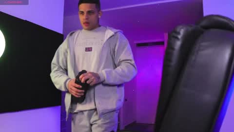 Snapshot of rausch77 chatting on 02-06-25, 07:02 rausch77 online show from 02-06-25, 07:02