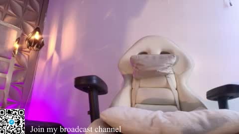 Snapshot of rave_paradise chatting on 11-04-25, 11:09 online show from 11-04-25, 11:09