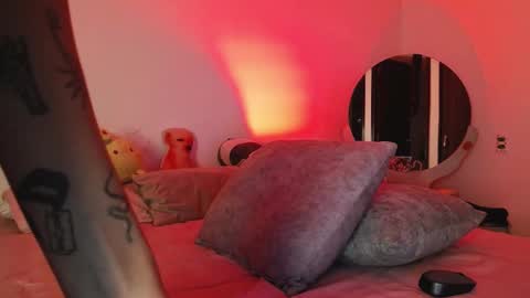 Raven online show from 03-11-25, 01:48