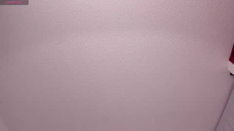 Snapshot of raven__white1 chatting on 01-28-25, 02:00 Raven online show from 01-28-25, 02:00