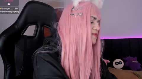 Snapshot of raven__white1 chatting on 02-20-25, 02:40 Raven online show from 02-20-25, 02:40