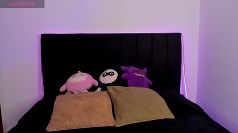 Snapshot of raven__white1 chatting on 03-08-25, 09:51 Raven online show from 03-08-25, 09:51