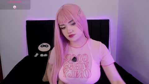 Snapshot of raven__white1 chatting on 03-11-25, 11:37 Raven online show from 03-11-25, 11:37