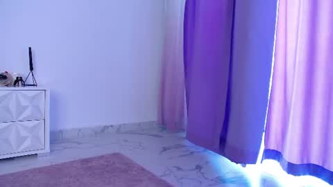 Snapshot of raven_foxxy chatting on 06-11-26, 06:11 Raven Foxxy online show from 06-11-26, 06:11