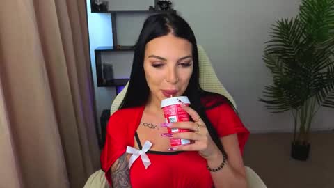 Snapshot of raven_inkk chatting on 10-31-25, 10:49 raven_inkk online show from 10-31-25, 10:49