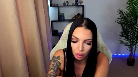 Snapshot of raven_inkk chatting on 11-20-25, 11:10 raven_inkk online show from 11-20-25, 11:10