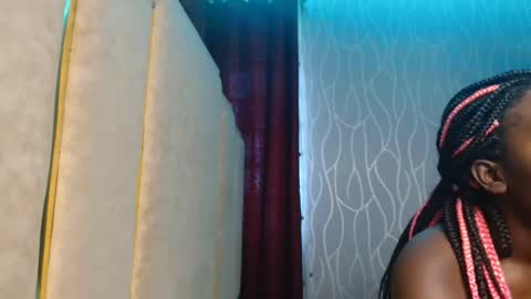 Snapshot of raven_luxe chatting on 05-03-26, 02:01 Raven online show from 05-03-26, 02:01